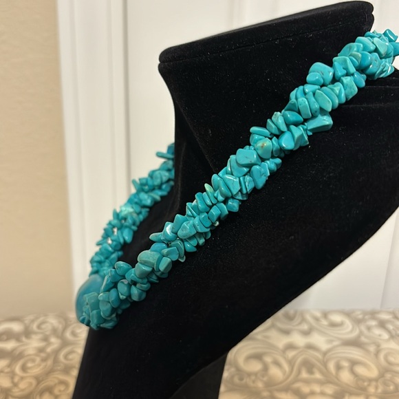 Henry Designs NY Turquoise Stones adjustable Necklace. - Picture 3 of 5